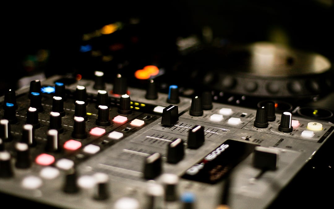 How To Pick A DJ For Your Event